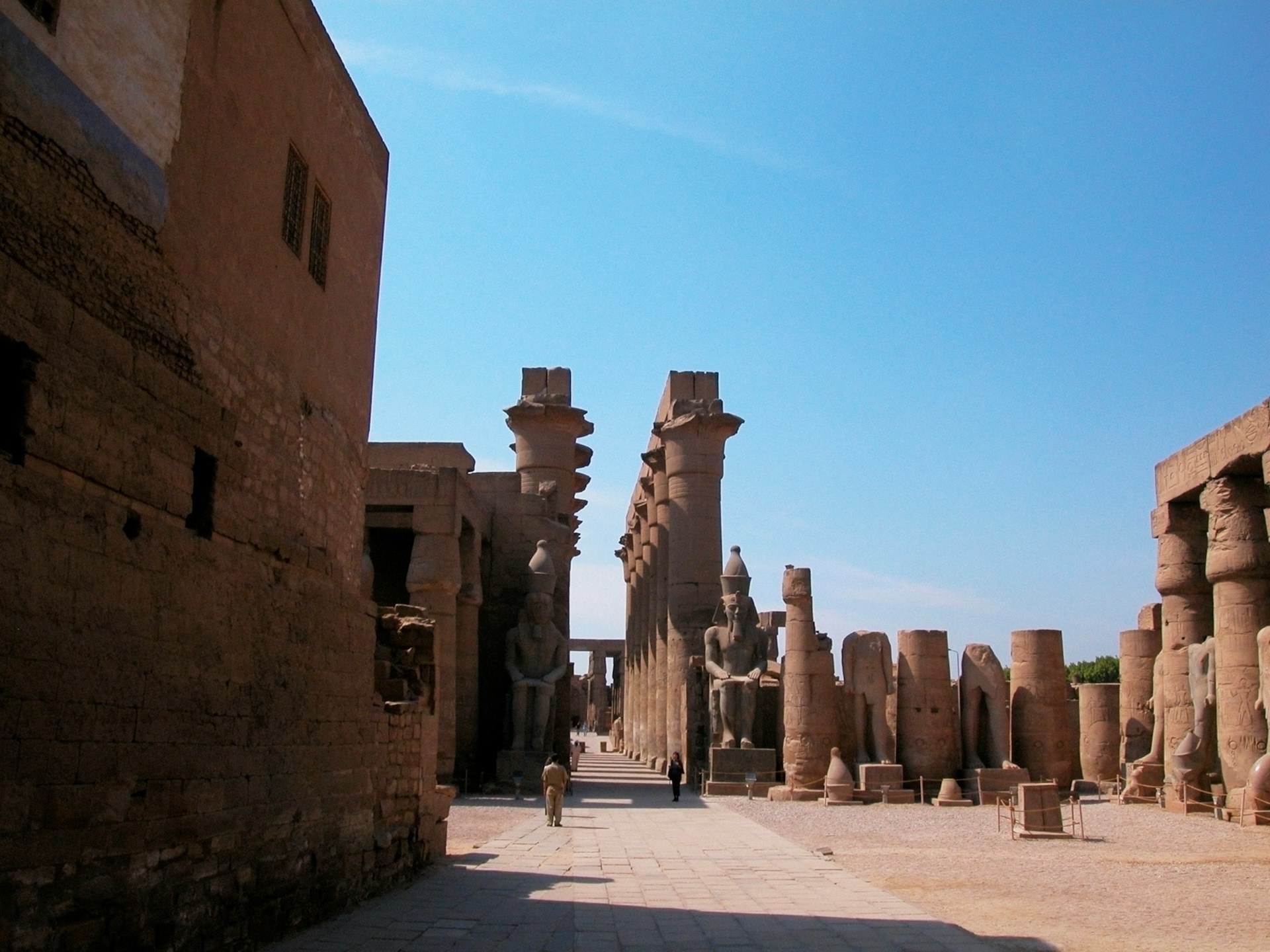 How Tour Guides in Egypt Can Enhance Customer Experiences